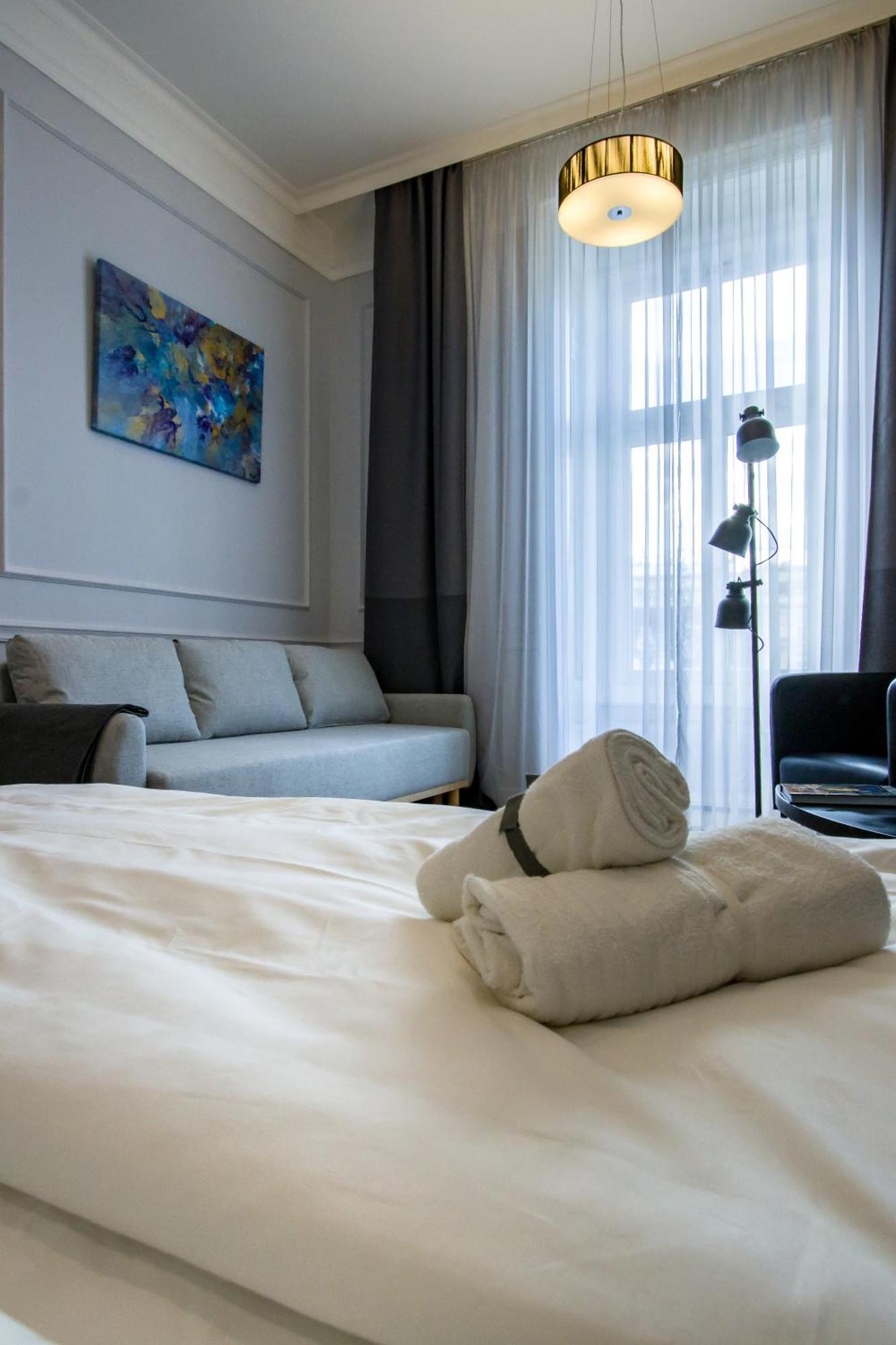 Wilson'S Oktogon Square Suite Apartment Budapest Ngoại thất bức ảnh