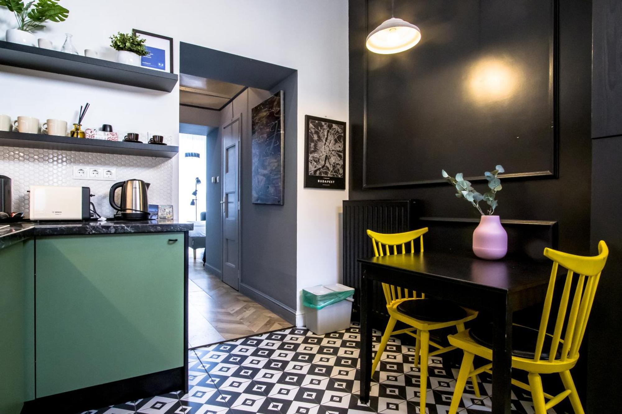 Wilson'S Oktogon Square Suite Apartment Budapest Ngoại thất bức ảnh