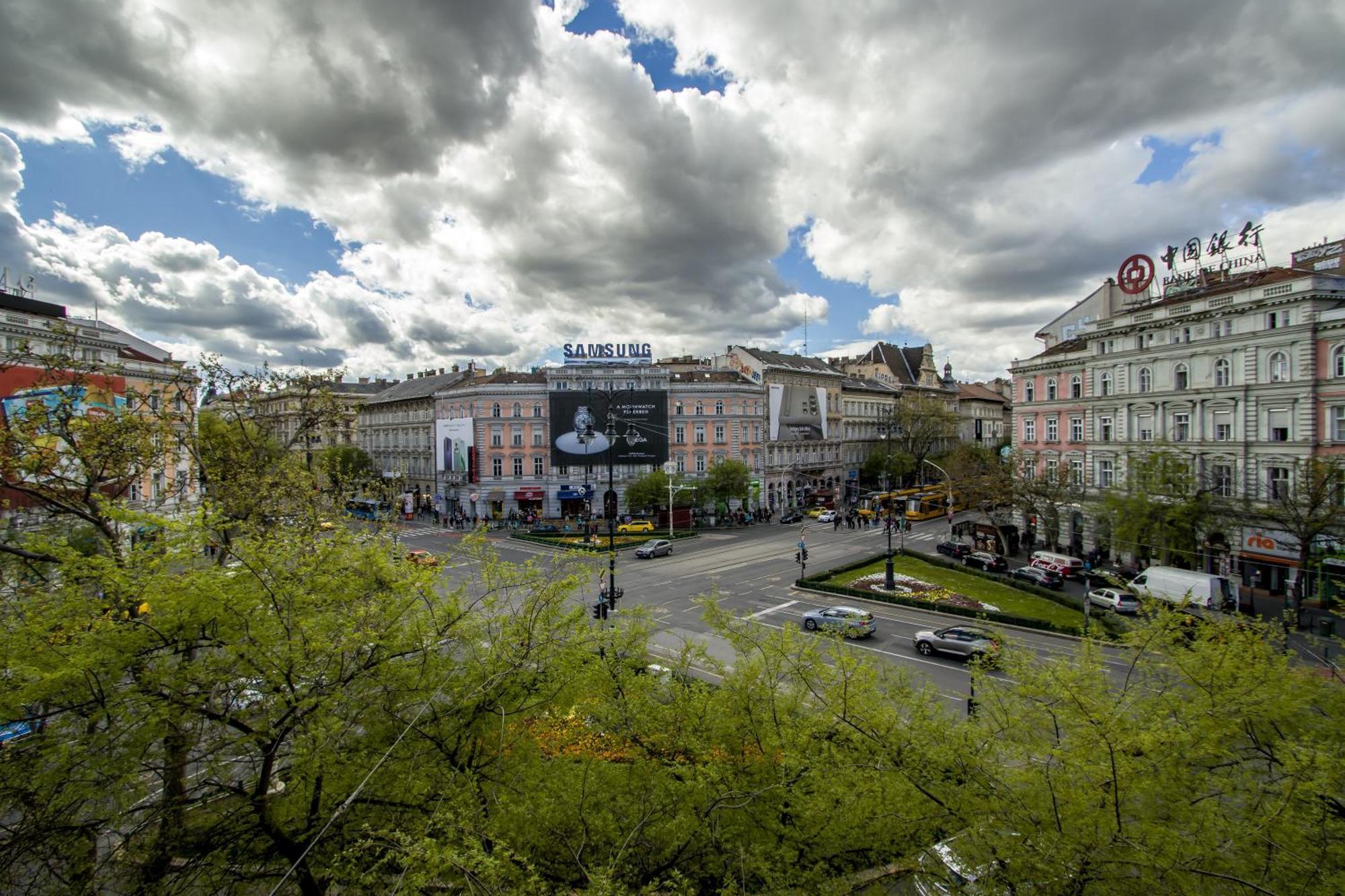 Wilson'S Oktogon Square Suite Apartment Budapest Ngoại thất bức ảnh