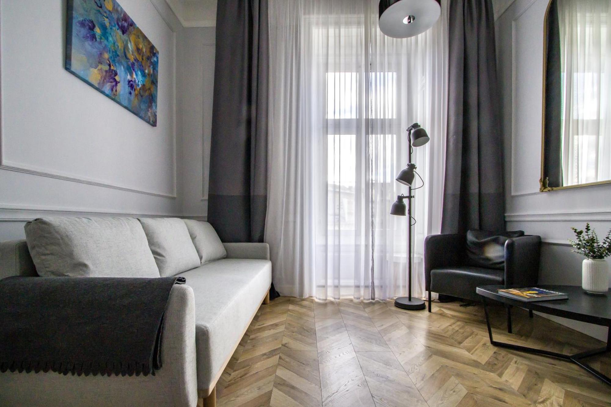 Wilson'S Oktogon Square Suite Apartment Budapest Ngoại thất bức ảnh