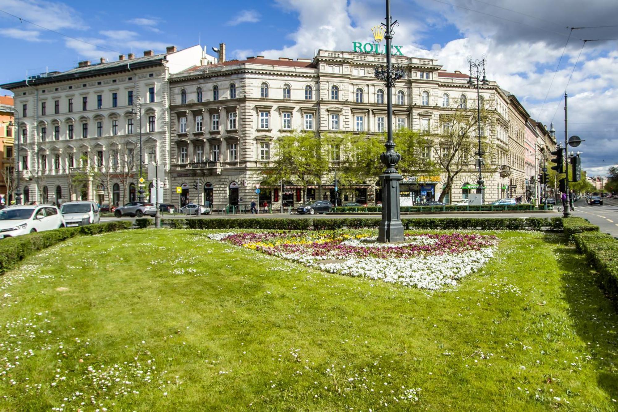 Wilson'S Oktogon Square Suite Apartment Budapest Ngoại thất bức ảnh